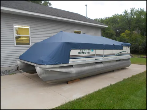 Custom boat cover on a Bennington, view 1